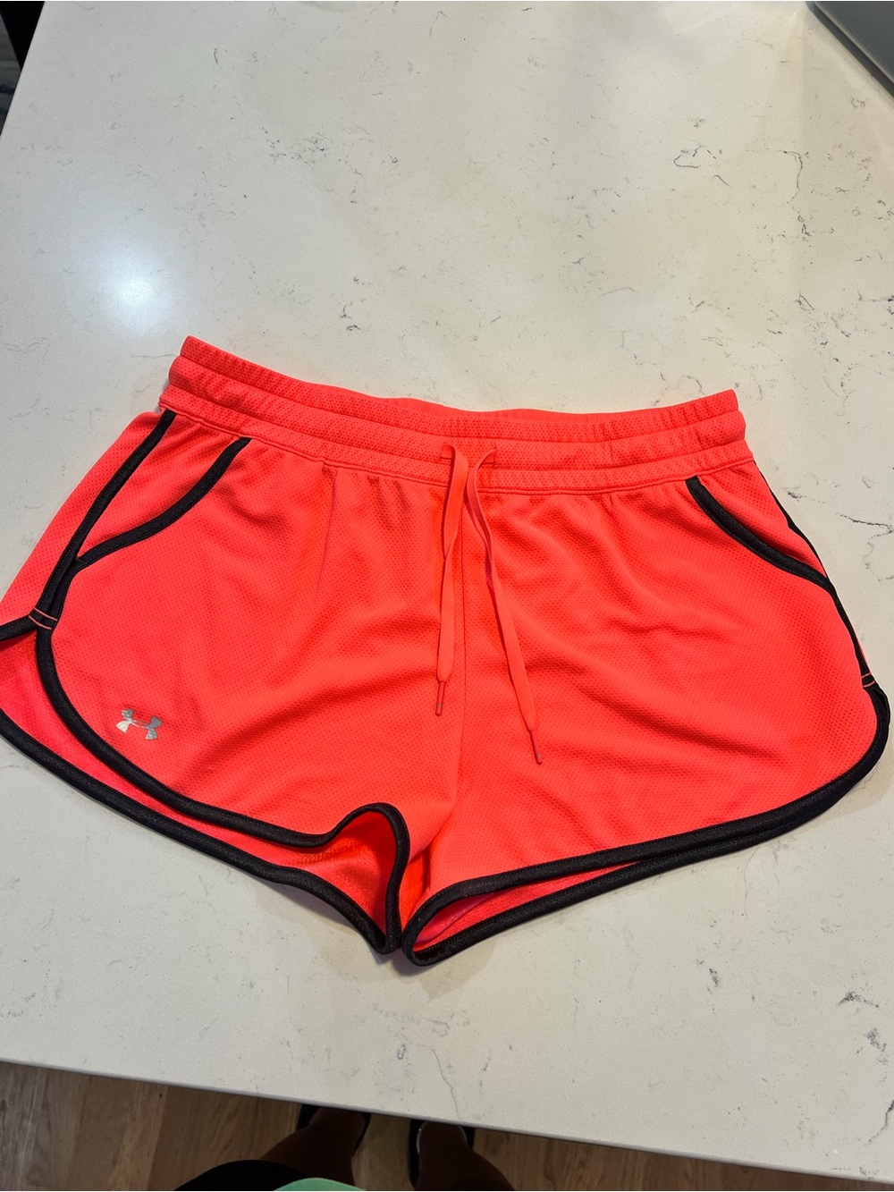 Under Armour HeatGear Women’s Running Shorts Neon Coral Pink Medium Pockets
